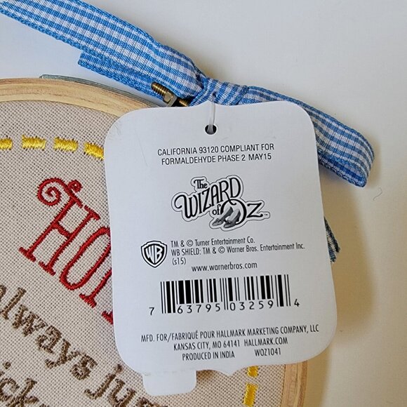 Hallmark Wizard of Oz Embroidery Hoop Art Wall Hanging - Picture 3 of 4